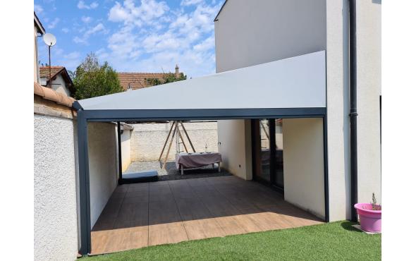 Pergola dans le Rhône