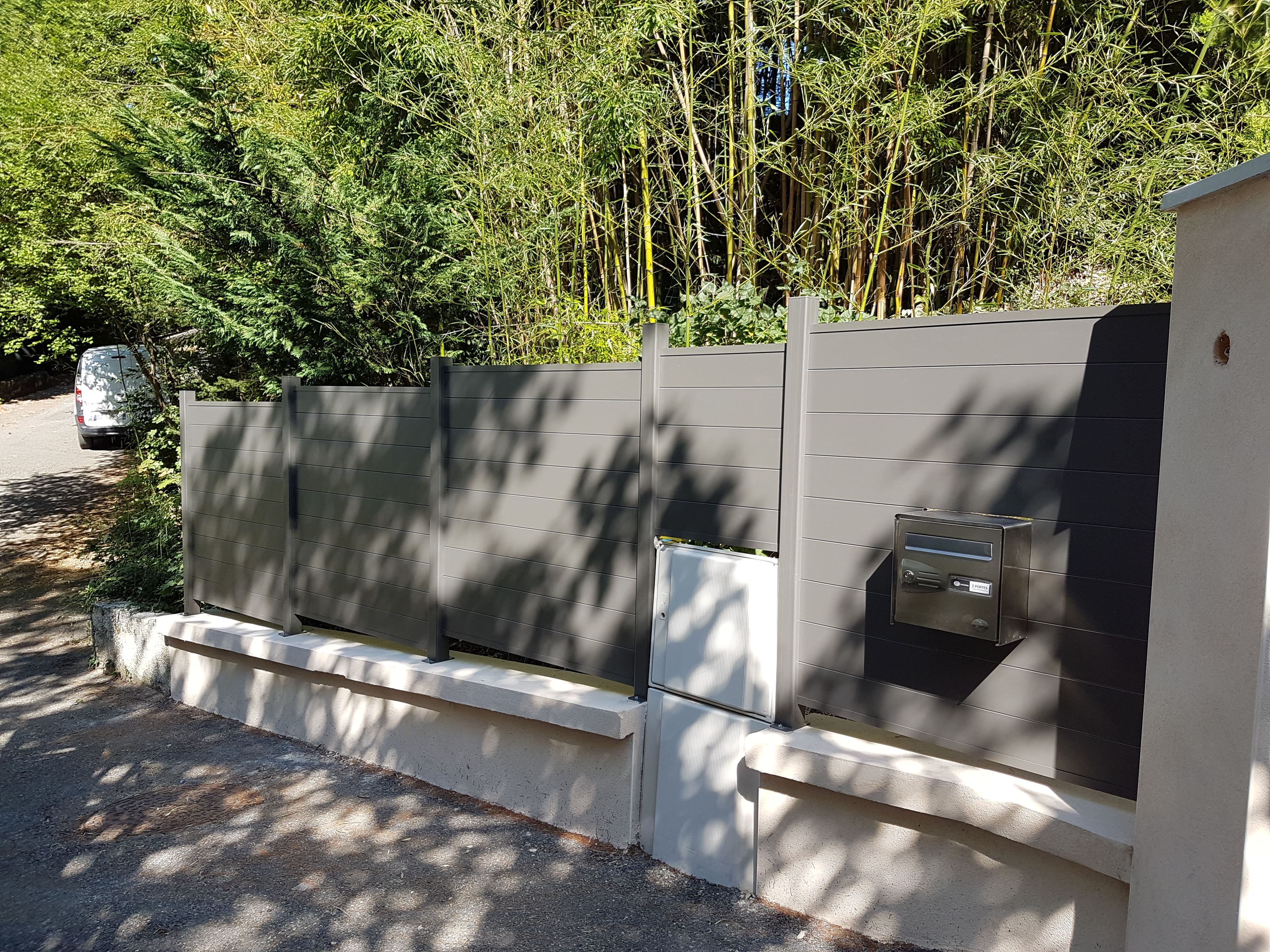 Portail et clôture dans le Rhône