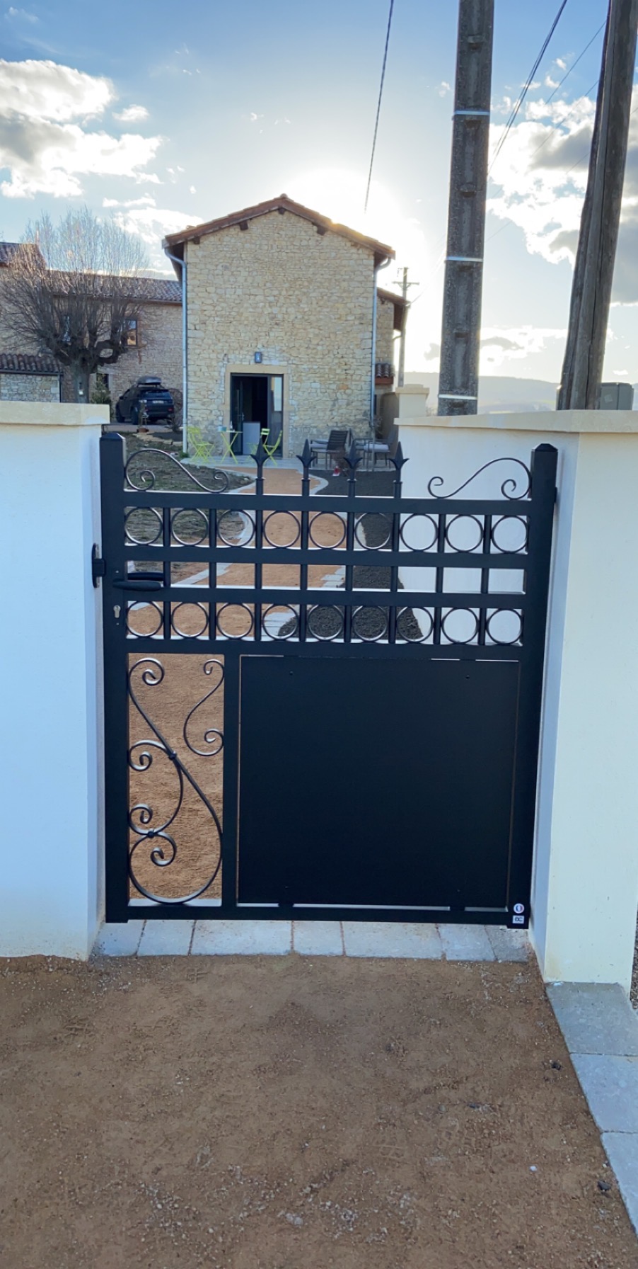 Portail + portillon dans le Rhône