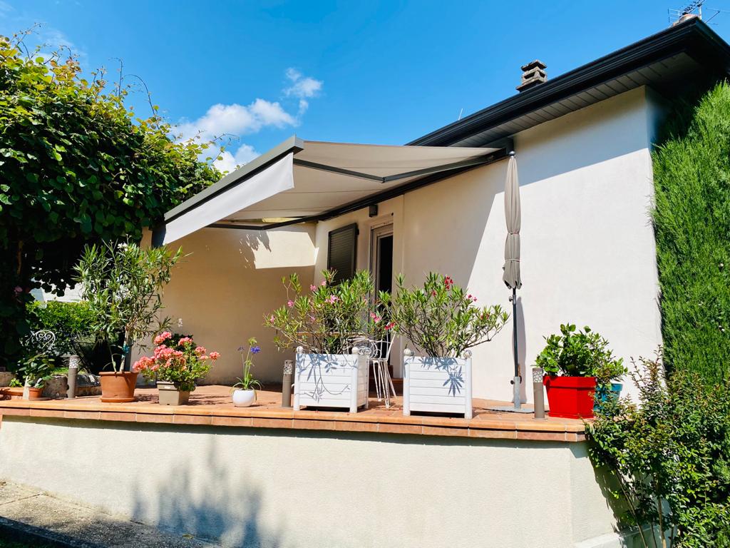 Store banne dans l'Ain