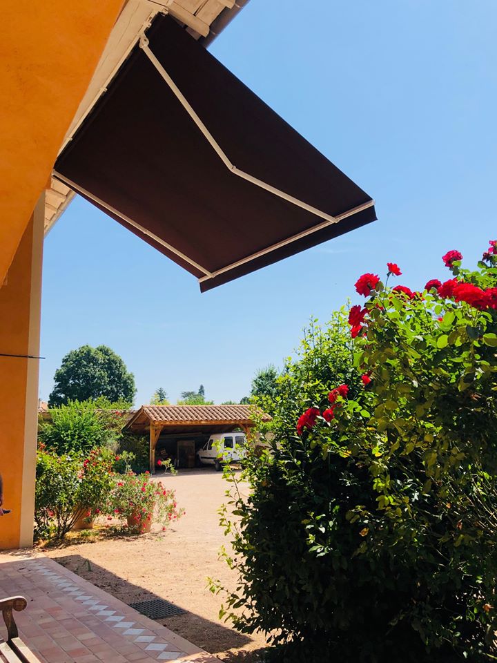 Store banne dans l'Ain