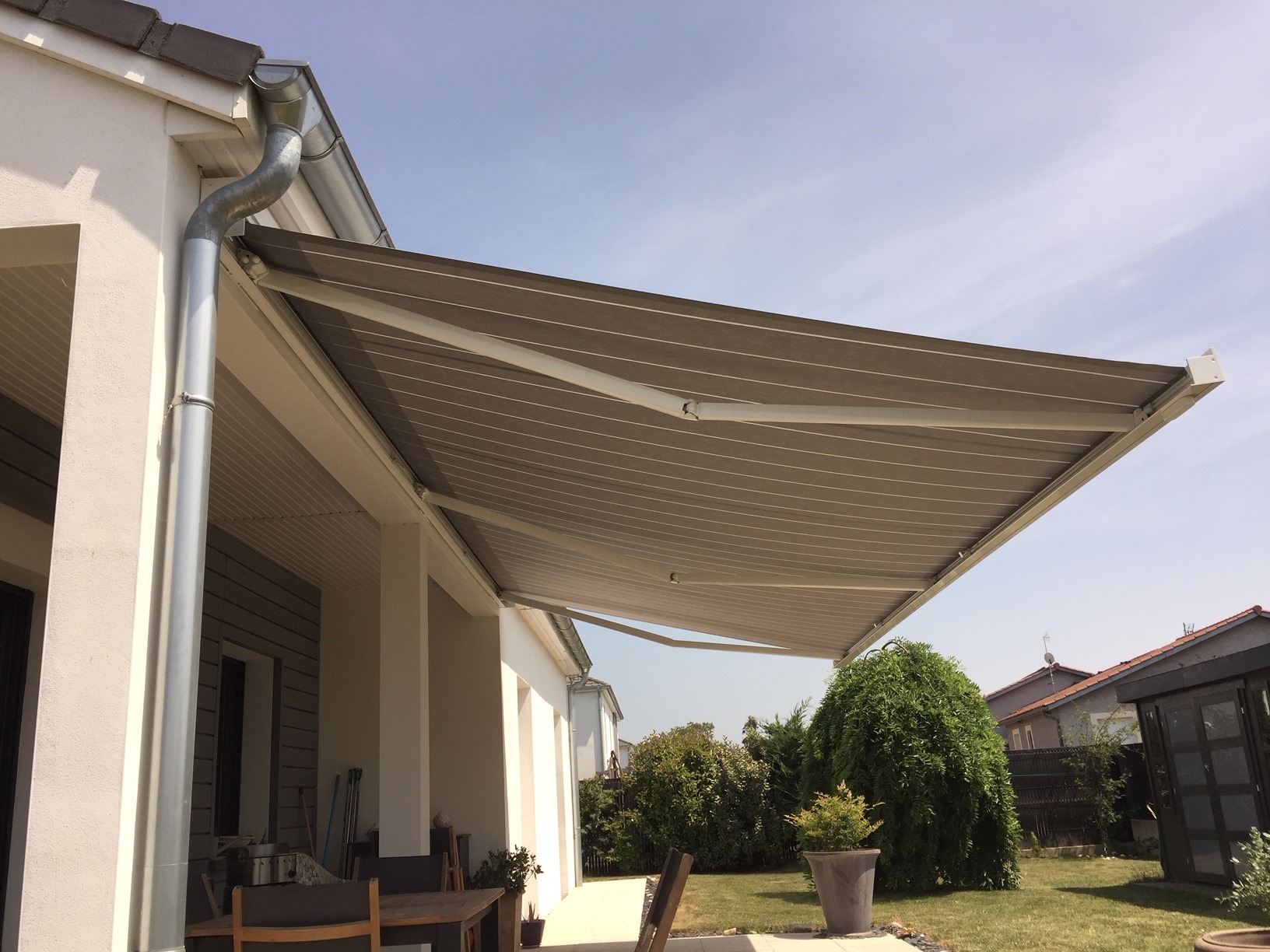 Store banne dans l'Ain