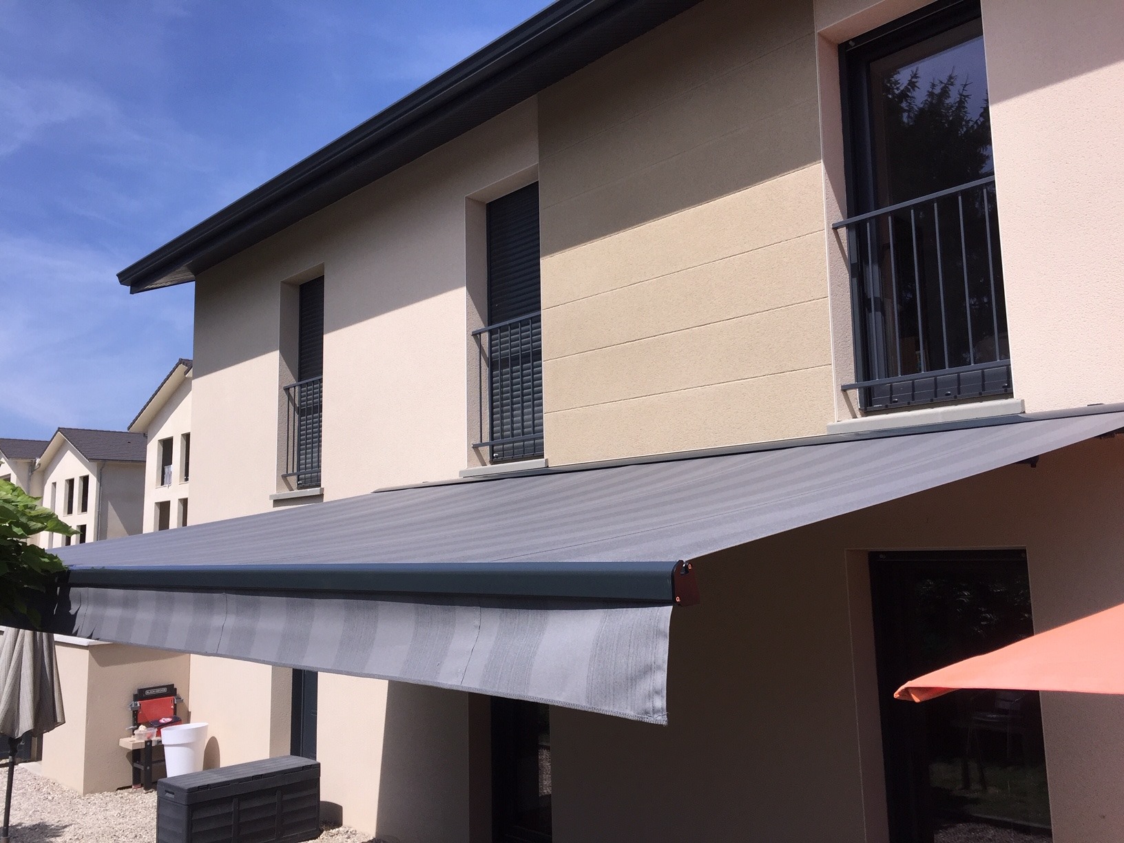 Store banne dans l'Ain