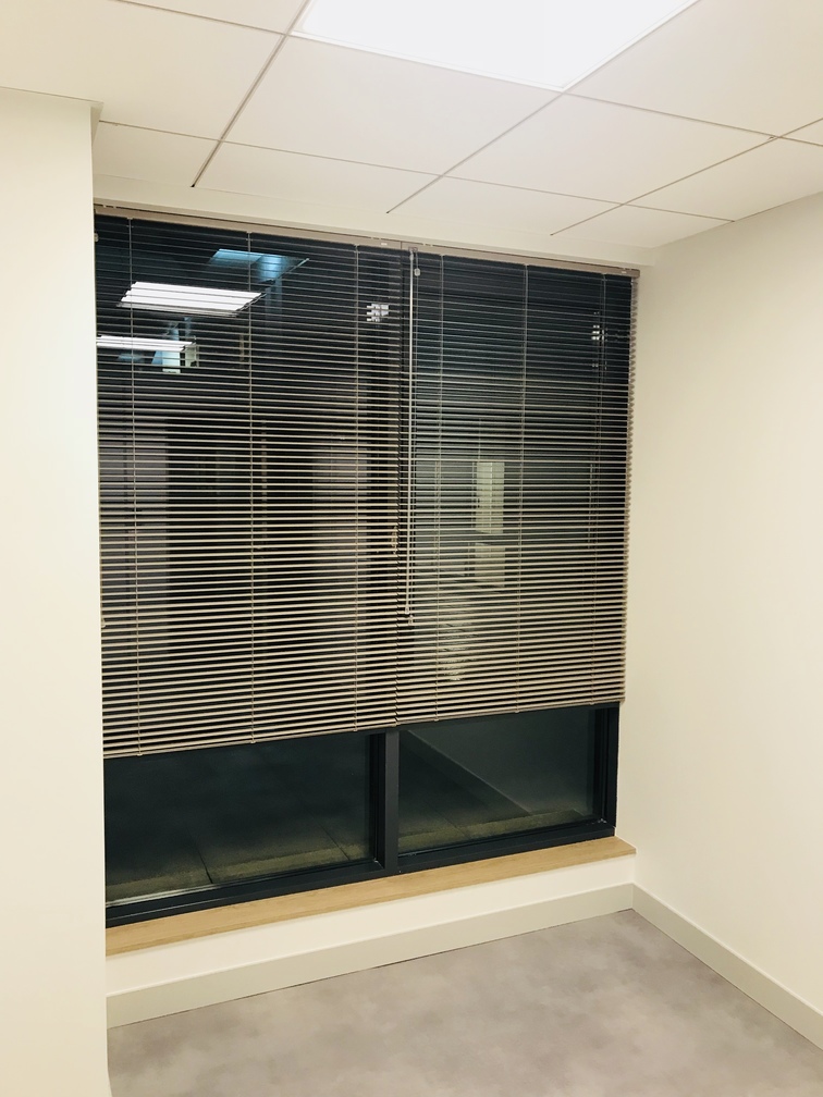 Stores vénitiens pour maître d'oeuvre dans le Rhône