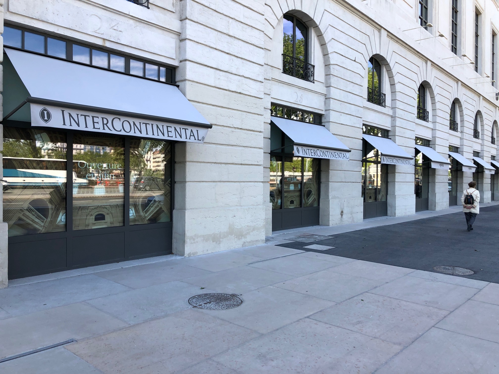 Stores bannettes pour l'hôtel Intercontinental et son restaurant Epona