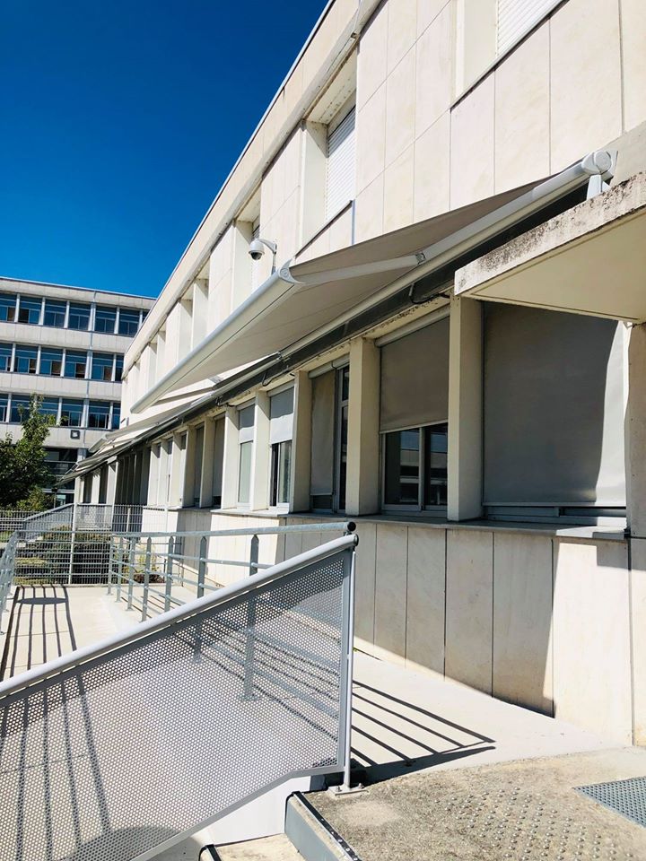 Stores bannes pour le Lycée Louise Michel